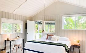 Monstera Bungalow, Spacious, King Bed, Big Kitchen